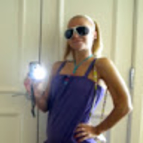 Meet your Posher, Leah - Picture 1 of 1